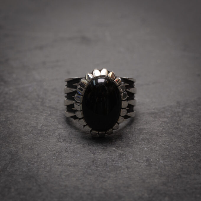 Size 8.5 Black Onyx Zig Zag Design Ring in Sterling Silver