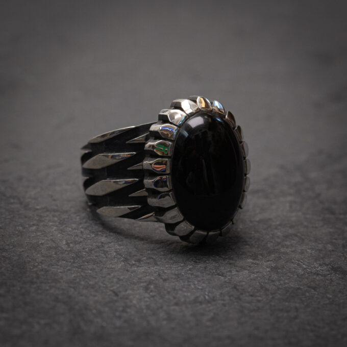 Size 8.5 Black Onyx Zig Zag Design Ring in Sterling Silver