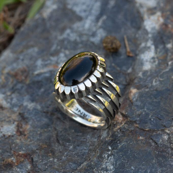 Size 8.5 Black Onyx Zig Zag Design Ring in Sterling Silver